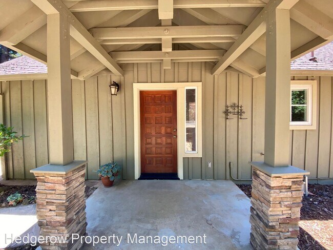 Building Photo - 1 br, 1 bath House - 1205 Hagen Road