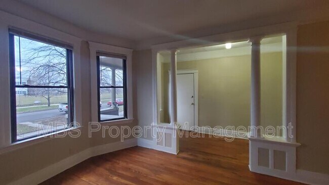 Foto del edificio - 644 E Ferry St