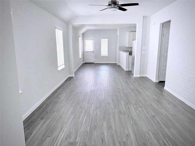 Foto del edificio - 2349 Mooneye Ct