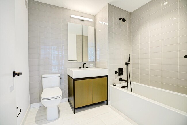 Foto del edificio - 2 Shore Ln