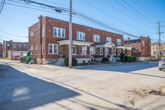 Building Photo - 123 E 7th Ave