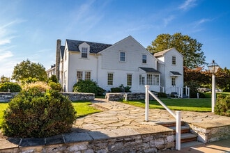 Building Photo - Farm House