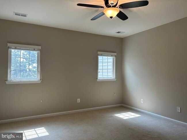 Foto del edificio - 45901 Peach Oak Terrace