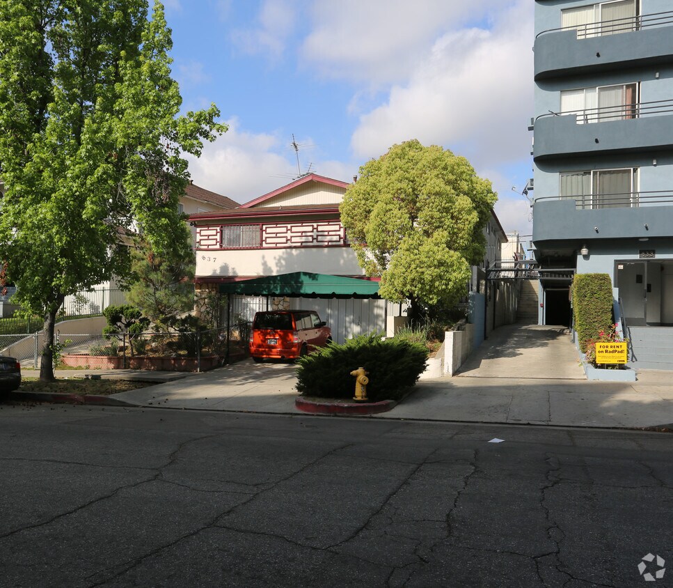 Foto principal - 837 S Berendo St