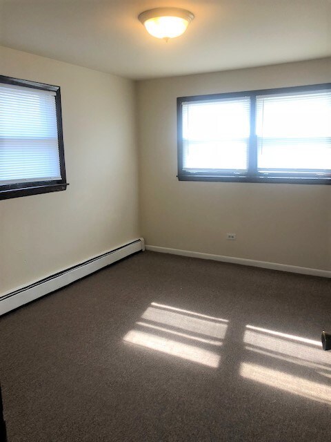 Foto del edificio - 1371 River Dr