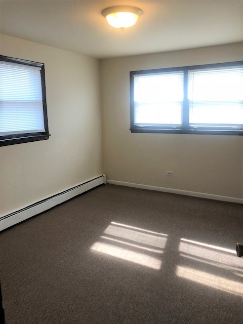 Building Photo - 1371 River Dr