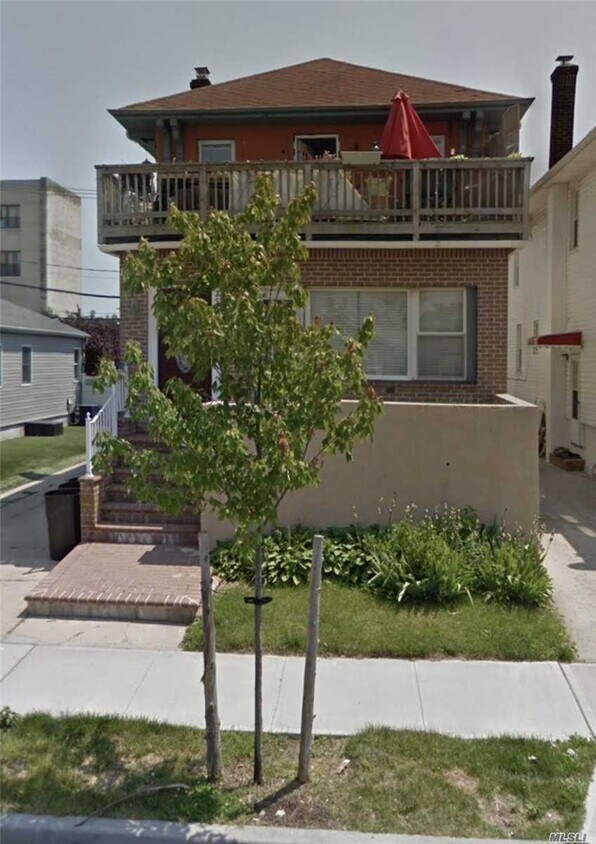 250 E Chester St, Long Beach, NY 11561 Apartment for Rent in Long