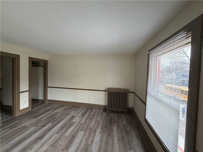 Foto del edificio - 311 Denison Pkwy E