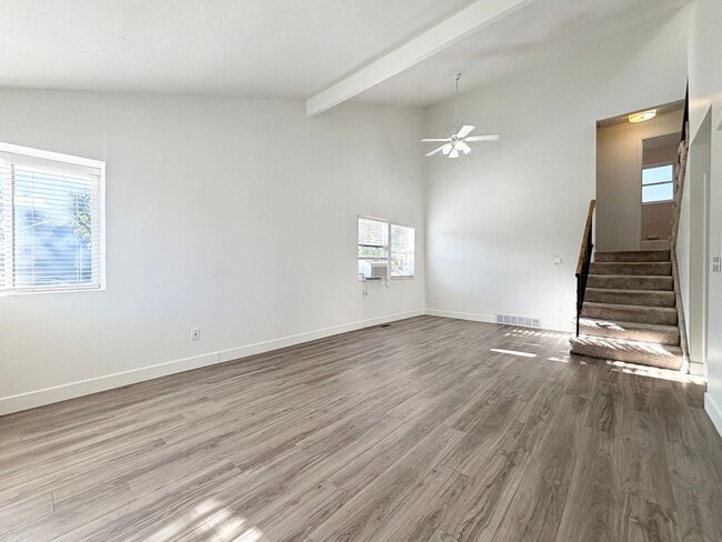 Foto del edificio - Bright & Cozy with New Siding and Paint!