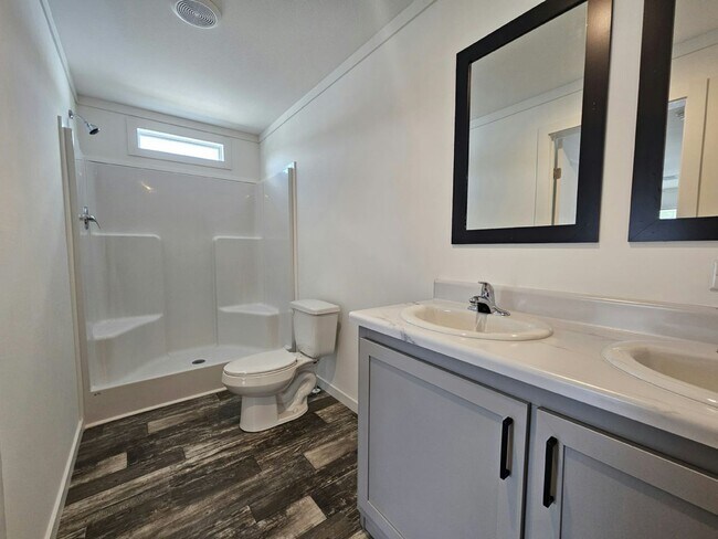 Foto del edificio - 6691 Hidden Oaks Dr