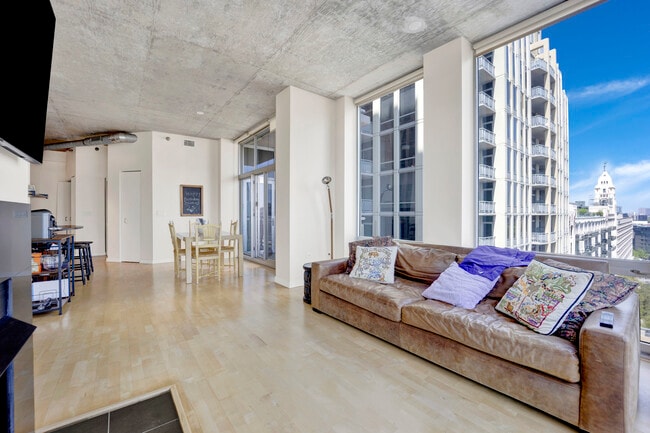 Building Photo - 700 N Larrabee St