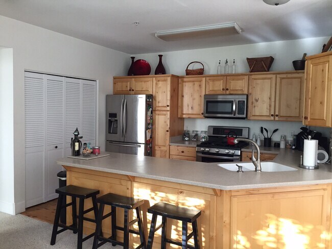 Foto del edificio - 8300 Meadowview Dr