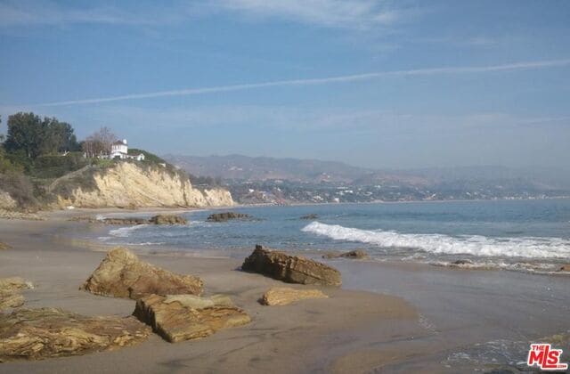 Foto del edificio - 29202 Heathercliff Rd