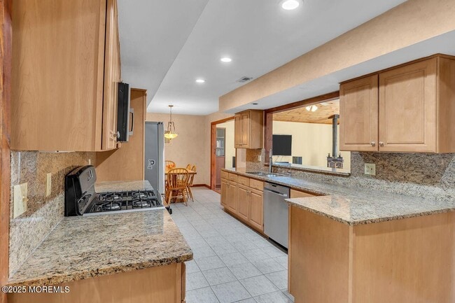 Building Photo - 9 Cherry Hill Ln