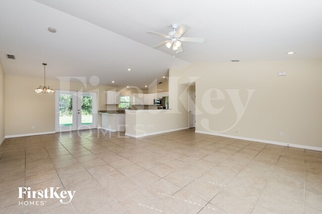 Foto del edificio - 12246 Helios Ave