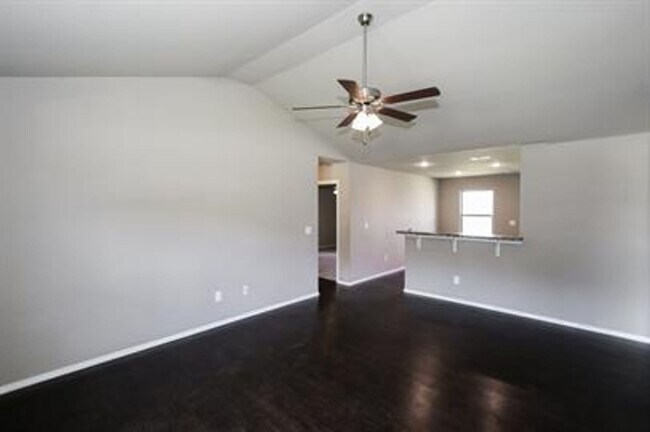 Building Photo - Fantastic House Located in East Fayetteville!