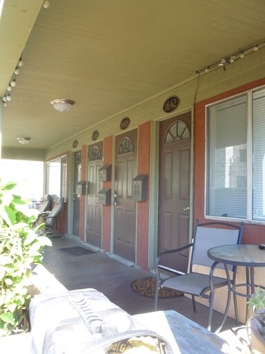 Primary Photo - 1642 Echo Park Ave