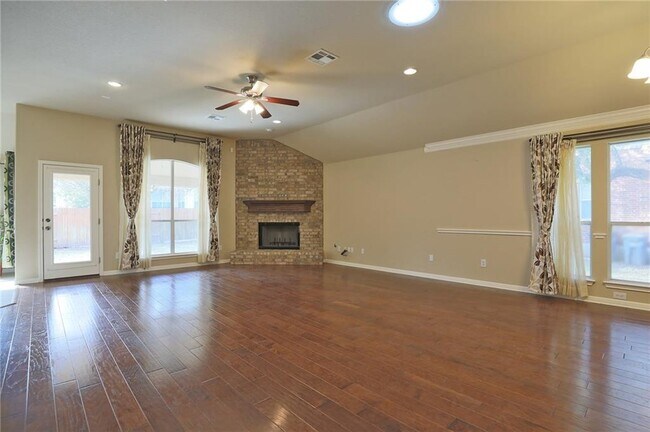Building Photo - 16309 Wynstone Ln