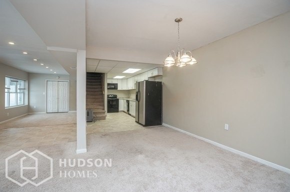Building Photo - 430 Hemlock Rd