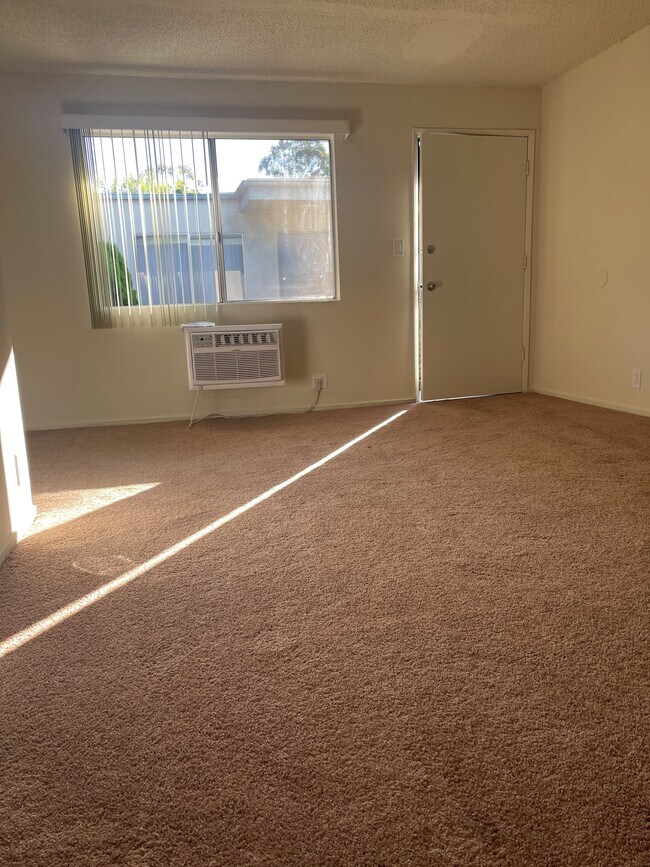 Building Photo - 15636 Valerio St