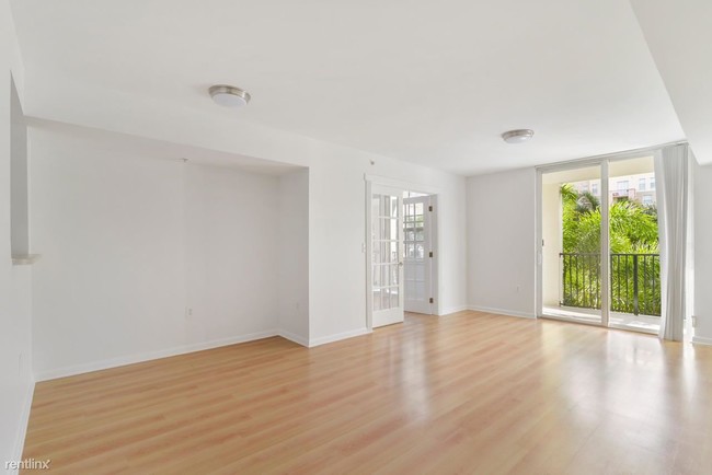 Building Photo - 1 br, 1 bath  - 600 SE 3rd Ave # 1BED