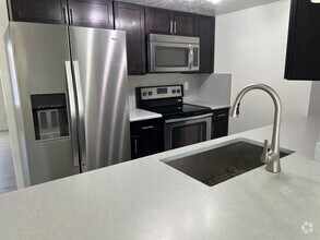 Building Photo - 302 W Kristal Way