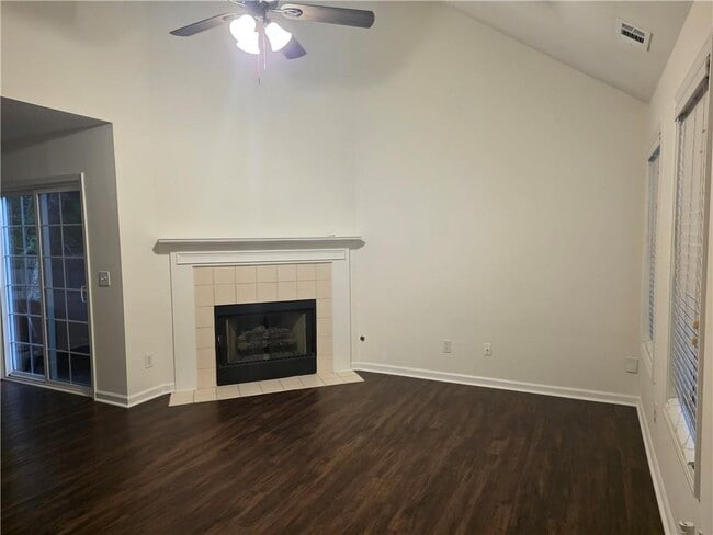 Building Photo - 172 Stoneforest Dr