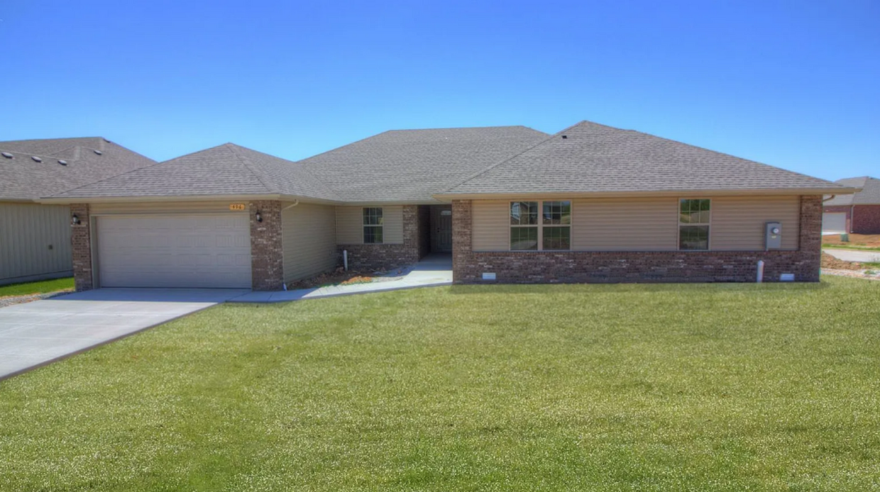 Primary Photo - 3 Bedroom Duplex in Monte Cristo