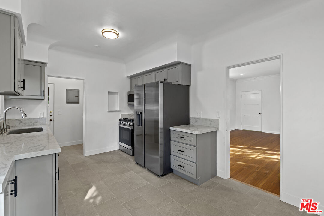 Foto principal - 2360 Kerwood Ave