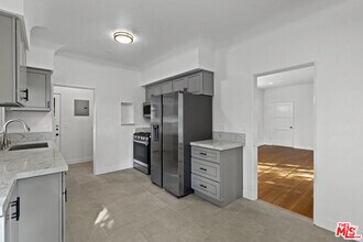 Building Photo - 2360 Kerwood Ave