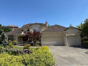 Building Photo - 2552 Cotswold Hill Dr