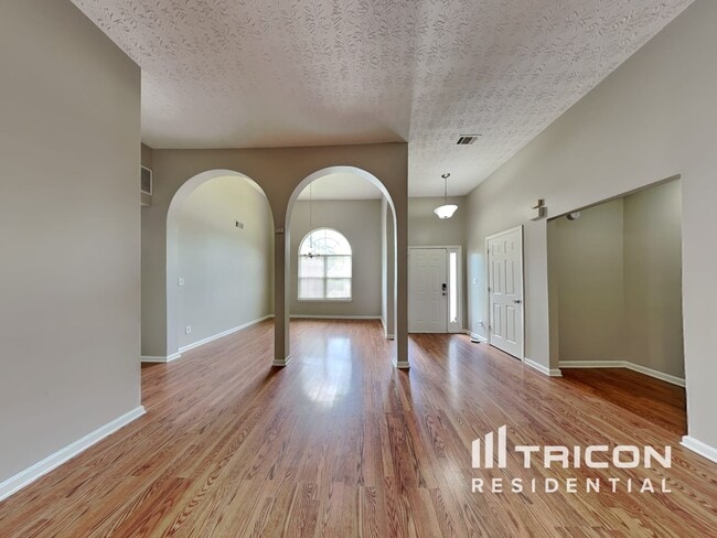 Foto del edificio - 931 Tilford Point Pl