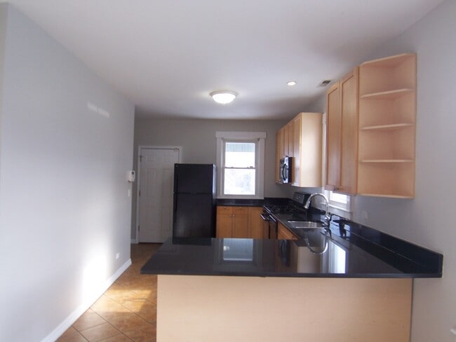 Foto del edificio - 1419 Darrow Ave