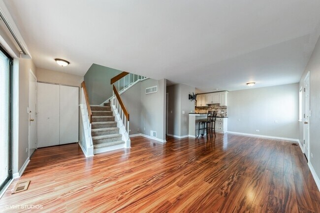 Foto del edificio - 1030 Emerald Dr