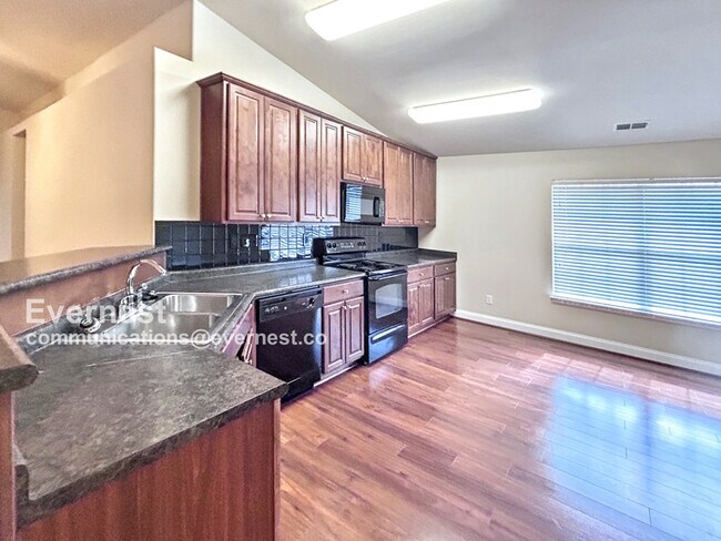 Foto del edificio - 316 Stoney Trail