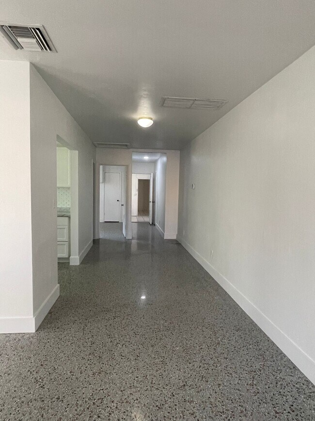 Foto del edificio - 303 S L St