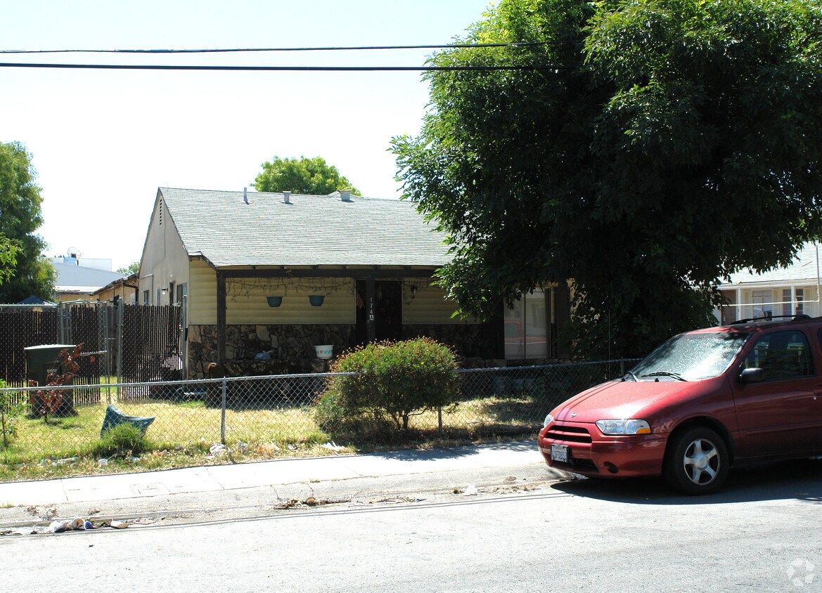 Building Photo - 174 Madoline St