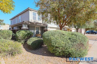 Building Photo - 14872 W Bloomfield Rd