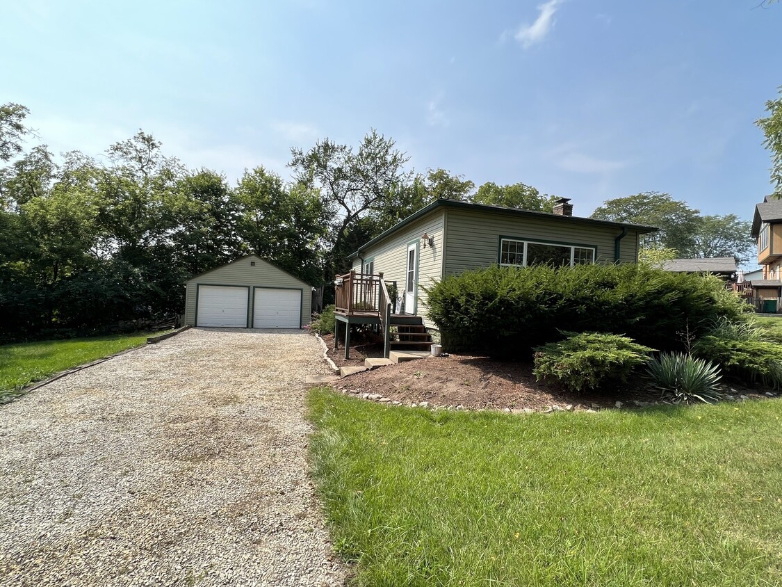 Foto principal - 21795 Linden Ave