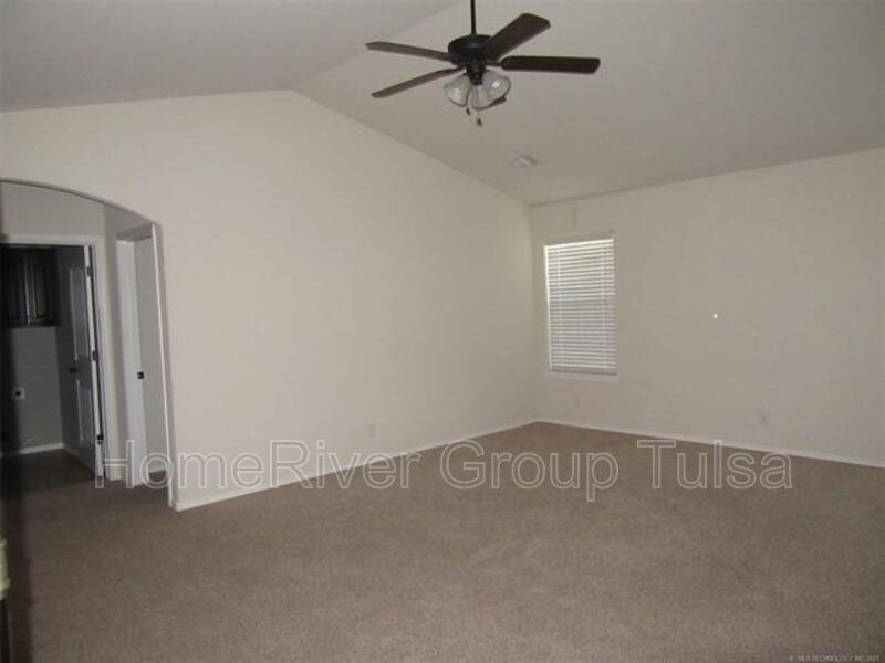 Primary Photo - 11117 N 145th E Pl