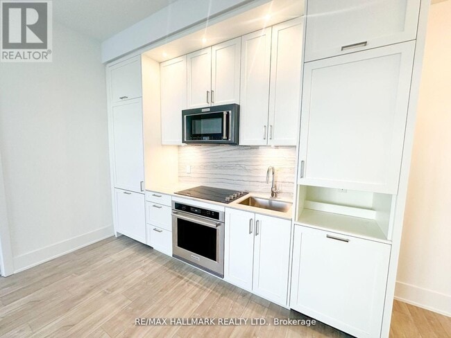 Photo du bâtiment - 470-3470 Front St W