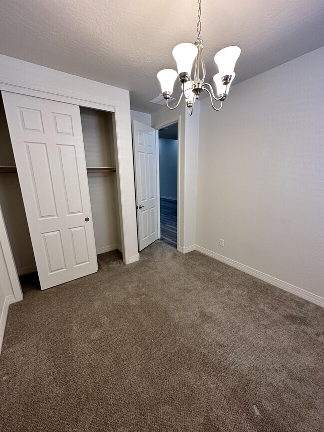 Foto del edificio - 2436 W Mission Timber Cir