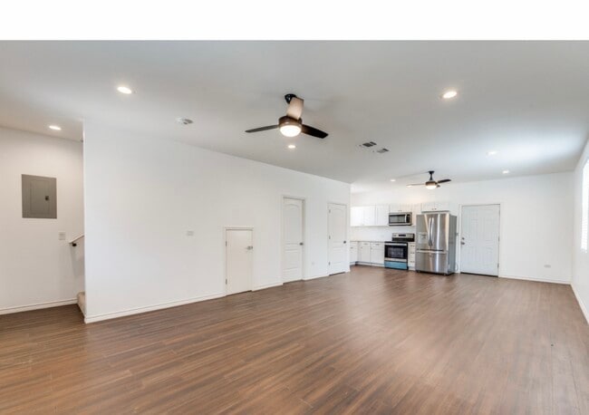 Building Photo - 156 Pioneer Rd