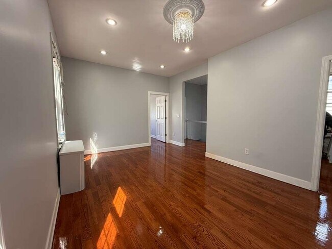 Foto del edificio - 18 W 49th St