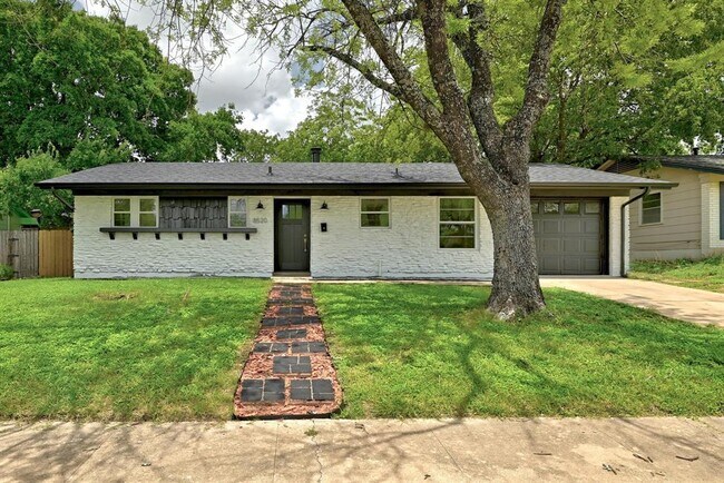 Foto del edificio - 8520 Bradford Dr