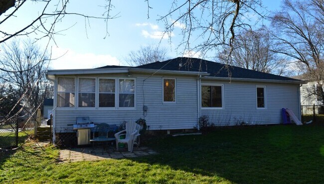 Foto del edificio - 3914 Fern Ct