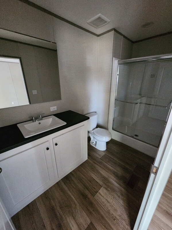 Foto del edificio - 913 Wave Ln