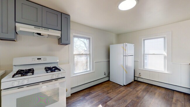 Kitchen - 227 Lewis St