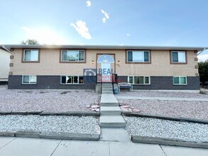 Building Photo - 2028 Friendship Pl