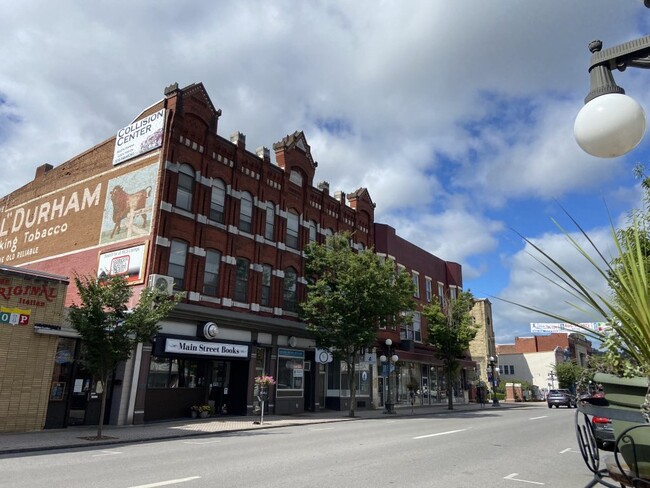 Building Photo - 130 E Main St